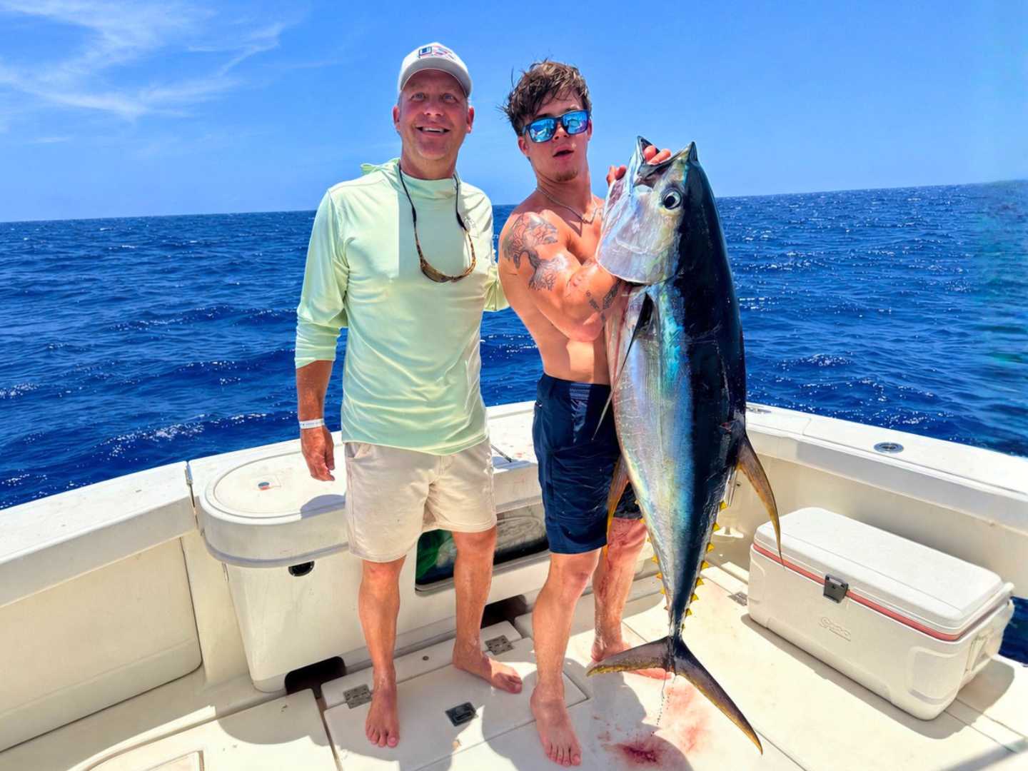 Pesca Offshore Medio dia (4 hrs)